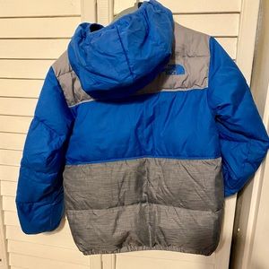 Toddler North Face Puffer Jacket with hood. Size 4T